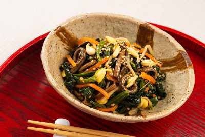菠菜纳穆尔