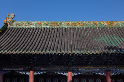 从寺庙望去