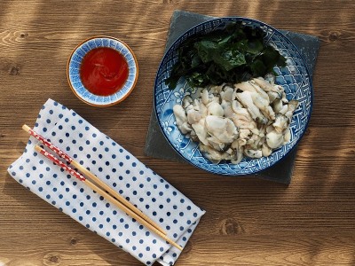 新鲜生蚝和海带