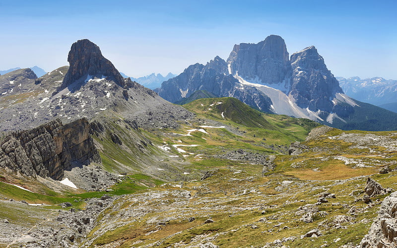 从福塞拉罗萨，Dolomites，意大利的观点