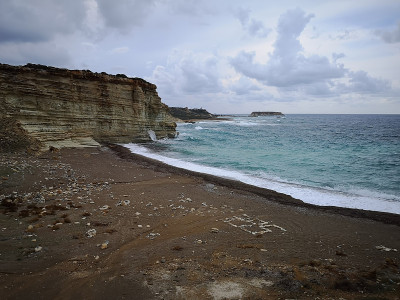 塞浦路斯白河海滩的悬崖