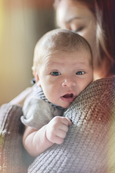 可爱的新生婴儿系列与复古滤镜