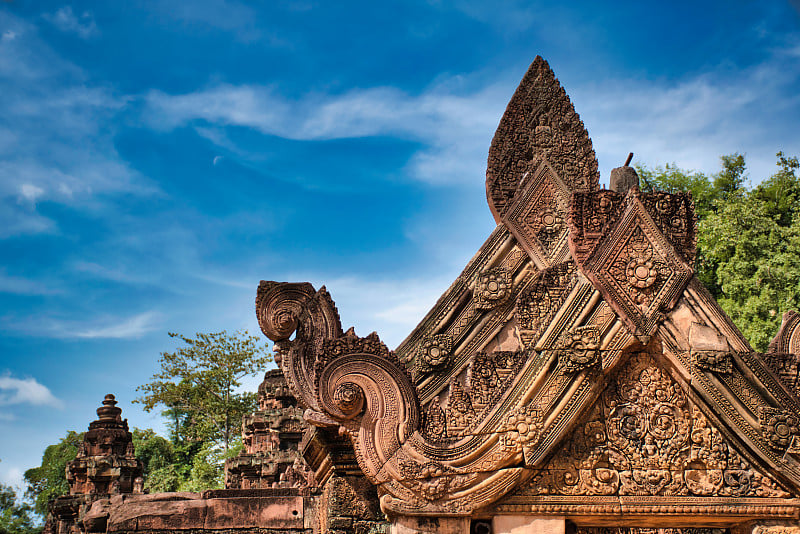 柬埔寨的Banteay Srei或Banteay Srey庙，是供奉印度教湿婆神的寺庙