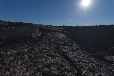 毗斯迦火山口火山渣锥和熔岩床