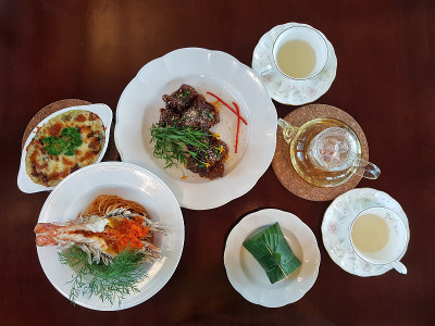 烤排骨和米饭