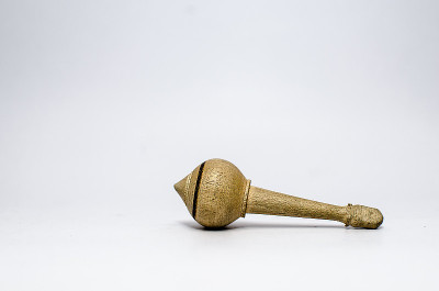 在《摩诃婆罗多》中战士使用的武器。一个木制的小