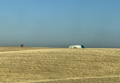 库尔德斯坦，遥远的公路和空旷的牧场