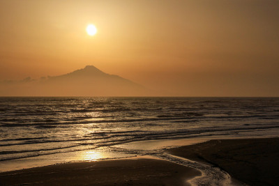 山间的夕阳