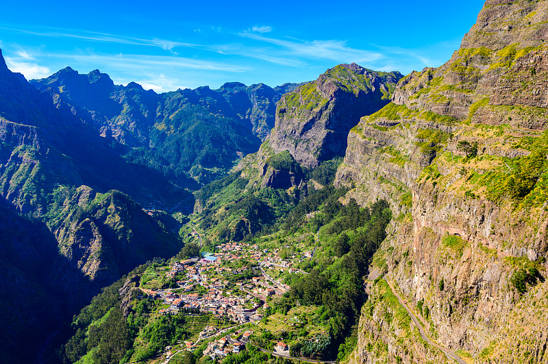 从Eira do Serrado到Curral das Freiras村在美丽的山景尼桑山谷，Câm