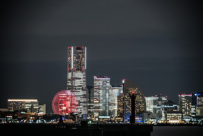 横滨港人未来的夜景(在整个亮起的时候)