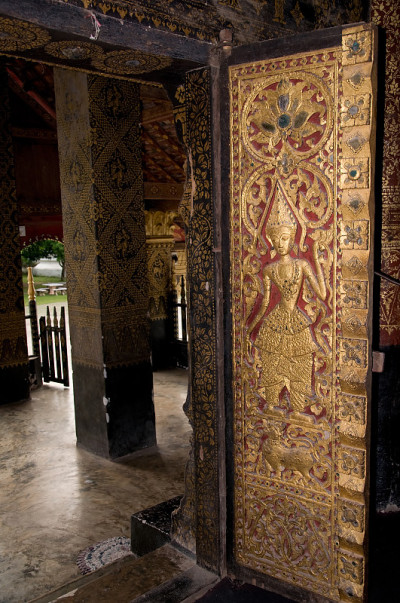 老挝琅勃拉邦，环鼓寺