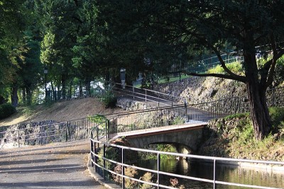 Angoulême(16)内的公园小径