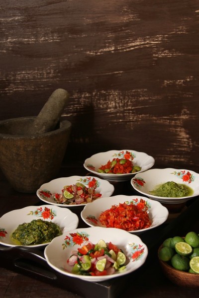Aneka Sambal Nusantara，几个受欢迎的辛辣调味品从印度尼西亚地区菜系