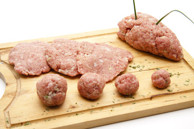 在边缘板上形成的碎肉