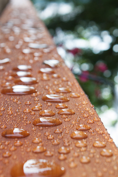 雨后甲板栏杆