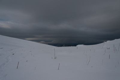 高山冬季，山水风暴