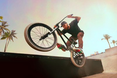 BMX骑手。