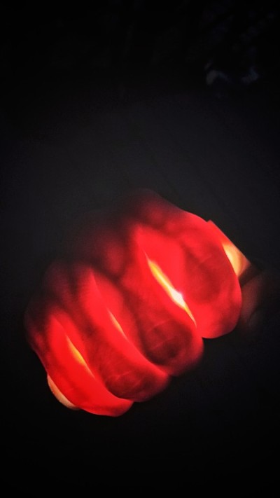 拳头的光