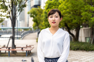 年轻的女员工