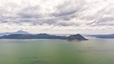 湖中的塔尔火山。Tagaytay、菲律宾