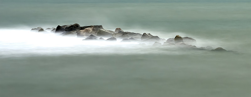 长时间暴露在地中海