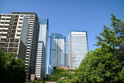 晴海与河的高层建筑(日本)