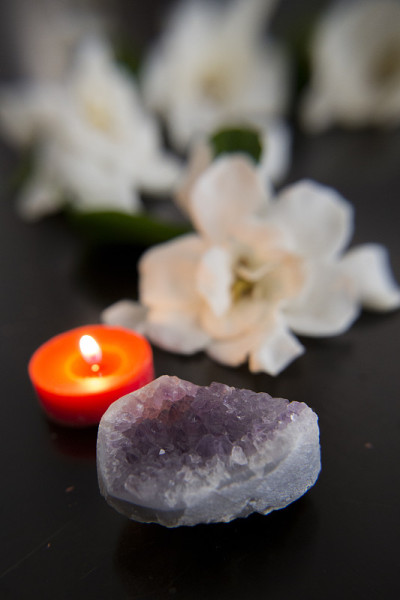 水晶，蜡烛，栀子花