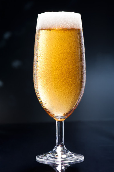 迪斯科酒吧里的啤酒