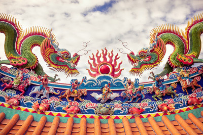 中国龙图像与天空背景