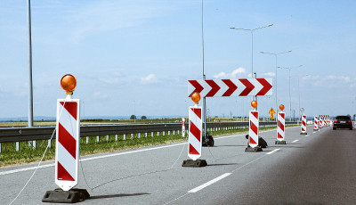 高速公路上的灯塔