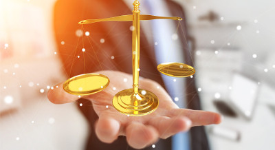 商人在模糊的背景与公正称重秤3D渲染