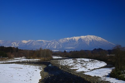 岩手山和河