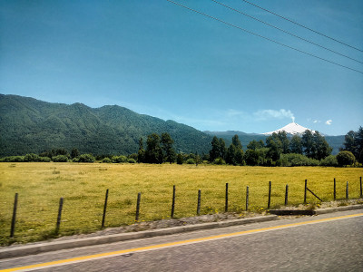 智利普孔市的维拉里卡湖和与之同名的火山