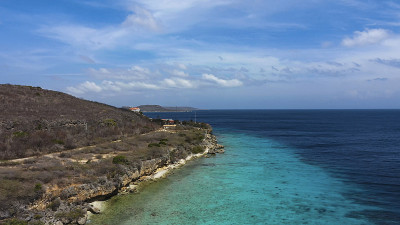 鸟瞰索托附近美丽的海滩- Curaçao/加勒比海/荷属安的列斯群岛