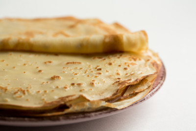 自制薄煎饼。特写镜头