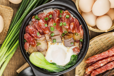 广东风味的糯米米饭和上蜡肉