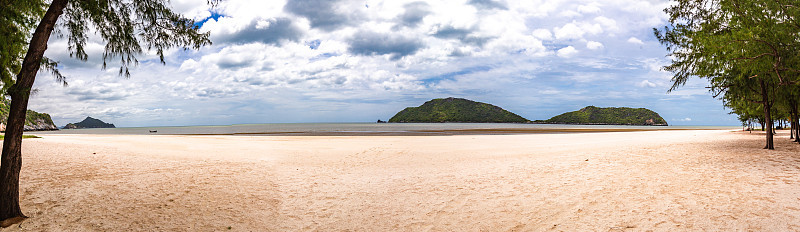 泰国帕拉雅·那空洞，Khua Kharuehat亭庙，位于泰国巴育普·基里汗Khao Sam Roi