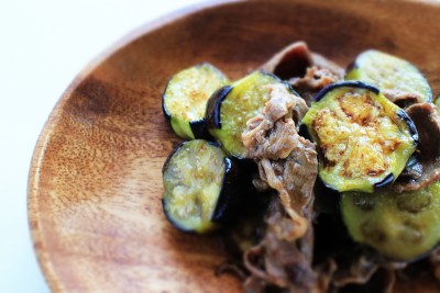 中国菜，茄子和牛肉炒