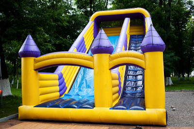 Bouncy castle幻灯片