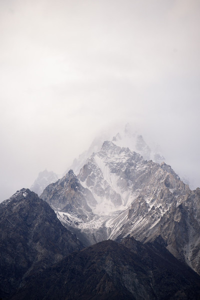 美丽的山在自然景观景观从巴基斯坦