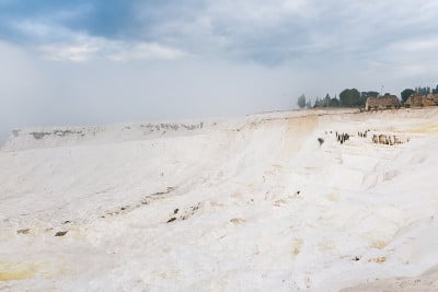 水池与白山