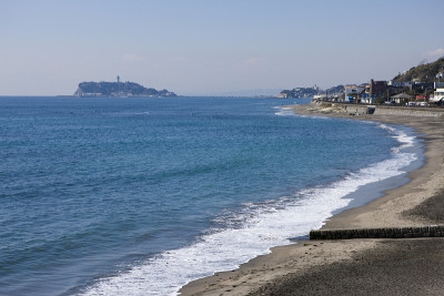 远处的Enoshima