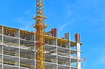 起重机及高层建筑工地