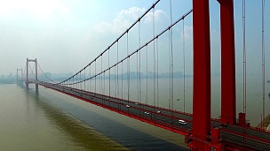 中国湖北武汉鹦鹉岛长江大桥