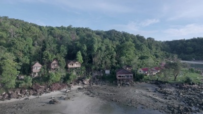 天线 山坡上的平房和度假屋