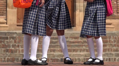 穿裙子的女生