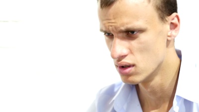 咳嗽男子，患有严重支气管炎，胸部感染