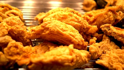 热水器下美味炸鸡特写