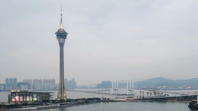 澳门塔和澳门大桥