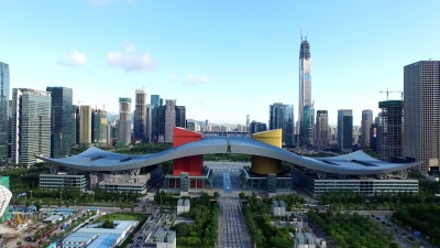 实时鸟瞰深圳现代建筑和城市景观。
